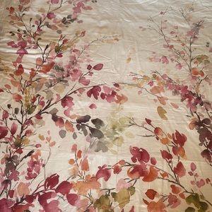 Grandinroad Duvet cover size twin.